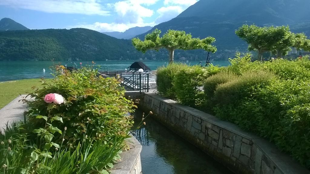 Studio Les Pieds Dans L'Eau Au Bord Du Lac D'Annecy Duingt Exterior photo
